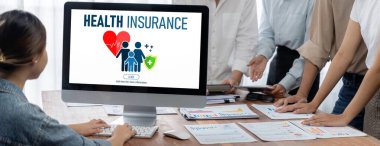 Kolay form doldurma için sağlık sigortası web sitesi canlı kayıt sistemi