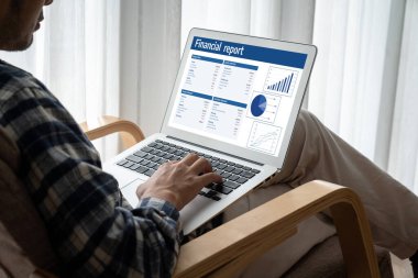 İş veri paneli, pazarlama stratejisi planlaması için iş zekası analizi sunar. Müşteri taleplerini analiz etmek ve iş dünyasının geleceğini önceden görmek için büyük veriler sunulur.