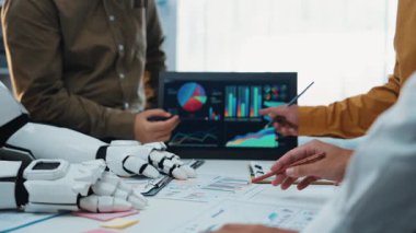 Yapay zekanın verimliliğini gösteren yapay zeka kavrayışlarını geliştiren ve profesyonellerin şirket performansını analiz etmelerine yardımcı olan yapay zeka. Noogenesis Yapay Zeka