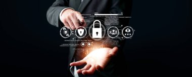 İş adamı siber güvenliğin özünü keşfeder. Siber koruma yöntemlerini, siber tehditleri derinlemesine araştır ve siber güvenlik duruşunu destekle. Siber Güvenlik Çağı FaaS 'ında yol almak için gerekli.