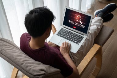 Siber güvenlik yazılımı siber saldırı alarmı veriyor. Virüs, sahtekarlık ve siber dolandırıcılık tehlikesi.