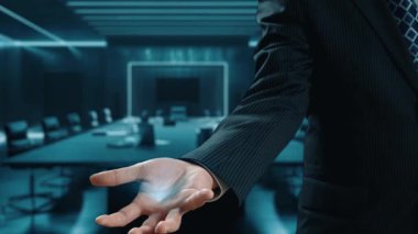 İş adamı siber güvenliğin özünü keşfeder. Siber koruma yöntemlerini, tehditleri derinlemesine araştır ve siber güvenlik duruşunu güçlendir. Siber güvenlik çağında UUID 'de gezinmek için gerekli