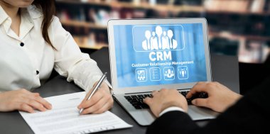 CRM işletme ve işletme için canlı bilgisayarda müşteri ilişkileri yönetim sistemi