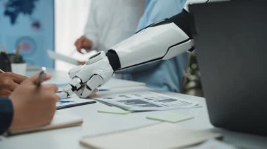 Yapay zeka destekli pazarlama araştırması profesyonellerin iş büyümesine yaklaşımını değiştiriyor, hedef alınan karar verme mekanizması için analitikleri koz olarak kullanıyor. Noogenesis Yapay Zeka