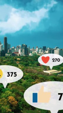 Sosyal medya simgeleri, sosyal ağ uygulama platformu üzerinden insanların karşılıklı bağlantılarını gösteriyor. Çevrimiçi toplum ve sosyal medya pazarlama stratejisi kavramı .