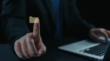 Yapay zeka sanal asistanı Chatbot ile yapay zeka konsepti ile insan etkileşimi, yapay zeka mühendisliği, LLM yapay zeka derin öğrenimi iş desteği için üretken yapay zeka kullanımı. Kullanıcı Kimliği