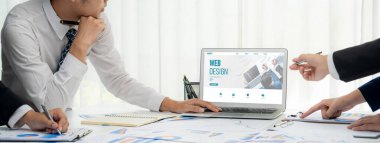 Web sitesi tasarım yazılımı çevrimiçi perakende ticaret ve e-ticaret için canlı şablon sağlıyor