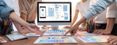 Hareketli mobil uygulama ve web sitesi için UX UI tasarım süreci. Profesyonel uygulama geliştiricisi için kablo grafiğinin yaratıcı prototipi .