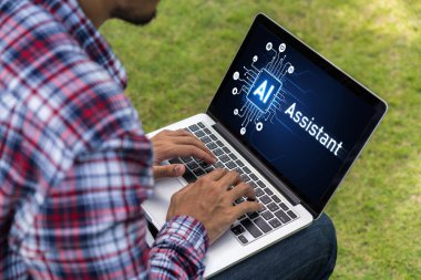 Yapay zeka teknolojisini çalıştırmak için komut mühendisi ve kullanıcı kolaylığı için üretici yapay zeka yardımcı araçları insanların yapay zeka işlevlerini teşvik ederek yapay zekayı çalıştırmalarına yardımcı olur