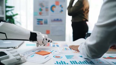 Finansal eğilimlerin değerlendirilmesi, tahminlerin iyileştirilmesi ve iş büyüme stratejilerinin rafine edilmesinde kurumsal profesyonelleri destekleyen yapay zeka destekçisi. Noogenesis Yapay Zeka