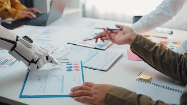 Yapay zekanın yol açtığı çözümlerin kavrayış, incelik ve finansal tahminleri geliştirdiği kurumsal bir çalışma alanı. Noogenesis Yapay Zeka