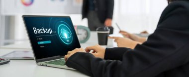 Yedek Depolama Verisi İnternet Teknolojisi İş Konsepti. Veritabanı depolama teknolojisi dosya aktarım paylaşımı, siber, büyük veri bilgileri, internet bankacılığı uygulaması indirme işlemi kolayca yapılır