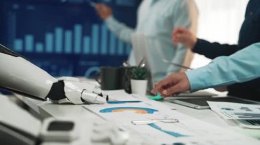 Yapay zekanın kurumsal strateji ve veri odaklı karar verme mekanizmasına entegre edildiği yapay zekanın geliştirildiği iş ortamı. Noogenesis Yapay Zeka