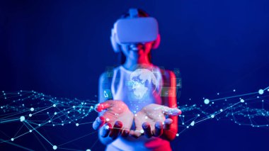 İş adamı, sürdürülebilir büyümeyi destekleyen yeşil stratejiler uyguluyor. Daha sağlıklı bir gezegen için sürdürülebilir, yeşil yeniliklerle işletmelerin nasıl yol açtığını keşfedin. FaaS