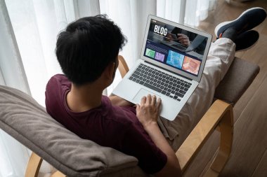 blogging concept, web blog Social Media Information network snugly. social media online content, freelance worker, working online, content creator, blogger, website, reading blog online on computer