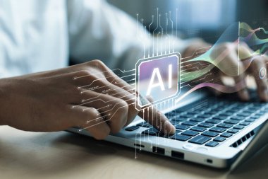 Yapay zeka teknolojisi kaplamalı dizüstü bilgisayarda yazı yazan ellerin yakın plan görüntüsü, üretici analitik ve pazarlamada kişisel asistan uygulamalarını sembolize ediyor. XDMCP
