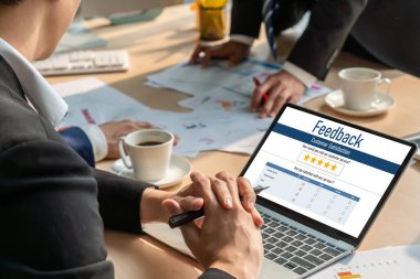 Müşteri geribildirim ve şirket işleri için mod bilgisayar yazılımı analizi