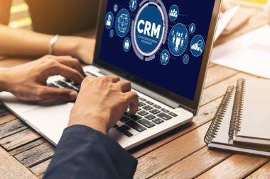 CRM işletme ve işletme için modern bilgisayarda müşteri ilişkileri yönetim sistemi
