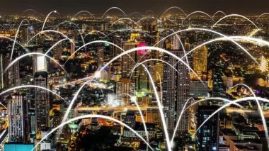 Küreselleşme soyut grafiği bağlantı ağını gösteren akıllı dijital şehir. Gelecekteki 5G akıllı kablosuz dijital şehir ve sosyal medya ağ sistemleri kavramı .