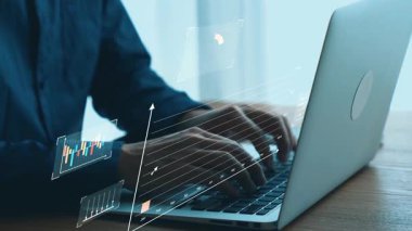 İş adamı iş büyümesi için ölçümleri değerlendirir, genişleme hedefleri koyar. İnovasyon ve strateji 2025 yoluyla sürekli iş büyümesini teşvik etme hakkında görüşler. Kullanıcı Kimliği