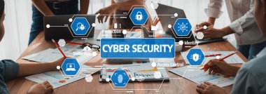 Analist ekibi, FBI Fintech 'i kullanarak mali konsolu inceliyor ve işaret ediyor. İş adamları iş görüşü için raporları inceliyor. Panorama çekimi. Dostluğu İncele