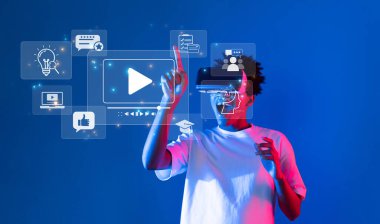 VR kulaklık takan bir kişi içerik, pazarlama ve teknolojiyi temsil eden dijital simgelerle etkileşime girerek yapay zekanın çevrimiçi video stratejileri üzerindeki etkisini gözler önüne seriyor. XDMCP