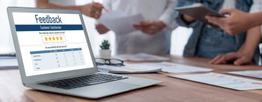 Müşteri geribildirim ve şirket işleri için canlı bilgisayar yazılımı analizi