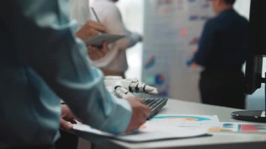 İş zekasının rafine edilmesi, karar verme mekanizmasının geliştirilmesi ve tahminlerin optimize edilmesinde profesyonellere yardımcı olan yapay zeka araçları. Noogenesis Yapay Zeka