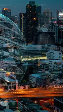 Akıllı şehirde küresel bağlantı ve internet ağı değişikliği. Gelecekteki kablosuz dijital bağlantı ve sosyal medya ağı kavramı .