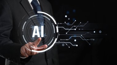 Yapay zeka mühendisliği, büyük veri ve yapay zeka makinesi kavramında yapay zeka beyin işlemcisiyle iş desteği için üretken yapay zeka kullanmayı öğrenen insan etkileşimi. Faas