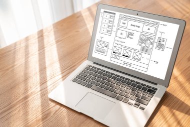 Web sitesi tasarım yazılımı çevrimiçi perakende ticaret ve e-ticaret için model şablonu sağlar