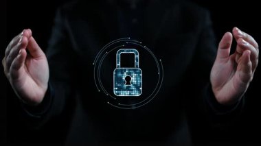 Ellerin dijital kilit sembolü yerleştirerek siber güvenliğin ve hassas bilginin korunmasının önemini vurgulayan veri korumasının görsel bir temsili. Dörtgen