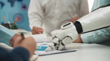 İş yeri işbirliğini geliştirme, iş performansını optimize etme ve kurumsal karar verme mekanizmasını geliştirme amaçlı yapay zeka. Noogenesis Yapay Zeka