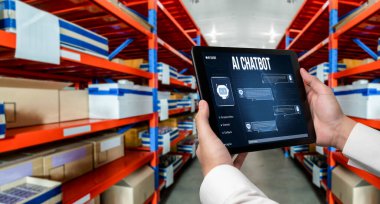 Yapay zeka teknolojisini çalıştırmak için komut mühendisi ve kullanıcı kolaylığı için üretici yapay zeka yardımcı araçları insanların yapay zeka işlevlerini teşvik ederek yapay zekayı çalıştırmalarına yardımcı olur