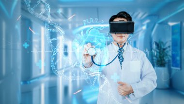 Doktor steteskop tutarken insan nabız hologramını kontrol ediyor ve artırılmış gerçeklik teknolojisini takıp insan organı parçalarına bakıyor ve arka planda bulanık bir şekilde koridorda duruyor. Yaratıcılık.