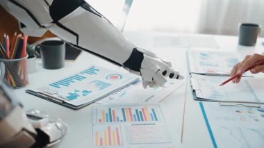 İş adamlarının verileri izlemelerine, stratejileri geliştirmelerine ve kurumsal performanslarını geliştirmelerine yardımcı olan yapay zeka ürünü bir teknoloji. Noogenesis Yapay Zeka