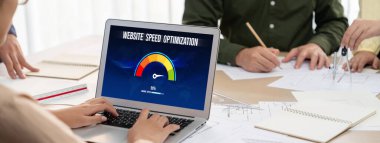 Web sitesi yükleme hızını hesaplayan bilgisayar yazılımı. Web sitesi yükleme hızının artırılması kavramı.