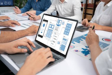 Hareketli mobil uygulama ve web sitesi için UX UI tasarım süreci. Profesyonel uygulama geliştiricisi için kablo grafiğinin yaratıcı prototipi .