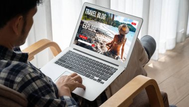 Online travel blog website provide travel tips and information on social media snugly where people can post, write and react to travel application