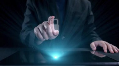 İş adamı siber güvenliğin özünü keşfeder. Siber koruma yöntemlerini, tehditleri derinlemesine araştır ve siber güvenlik duruşunu güçlendir. Siber güvenlik çağında UUID 'de gezinmek için gerekli