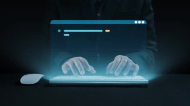 Çeşitli programlama dillerini temsil eden yüzen kod elemanlarıyla çevrili bir klavyede yazı yazan ellerin yakın plan görüntüsü, karanlık bir arkaplana karşı ayarlanmış. Dörtgen
