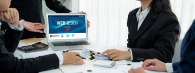 Web sitesi tasarım yazılımı çevrimiçi perakende ticaret ve e-ticaret için canlı şablon sağlıyor