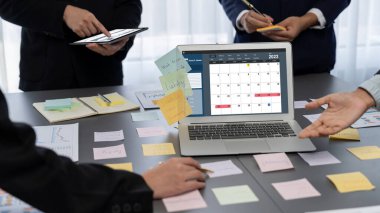 Kişisel organizatör ve çevrimiçi iş dünyası için hızlı zamanlama planlaması için bilgisayar yazılım uygulaması takvimiName