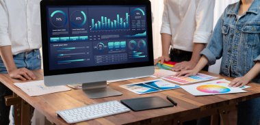 İş veri paneli, pazarlama stratejisi planlaması için iş zekası analizi sunar. Müşteri taleplerini analiz etmek ve iş dünyasının geleceğini önceden görmek için büyük veriler sunulur.