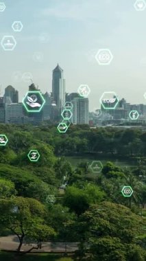 Çevre kirliliğini azaltmak ve ESG hedeflerine ulaşmak için temiz enerji, geri dönüşüm ve sıfır atık yönetimi yoluyla sürdürülebilir değişim kavramına doğru kayan yeşil şehir teknolojisi .