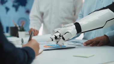 İş adamları satış eğilimlerini izlemek, pazarlama sezgilerini optimize etmek ve kurumsal büyüme stratejilerini geliştirmek için yapay zeka odaklı çözümler kullanıyor. Noogenesis Yapay Zeka