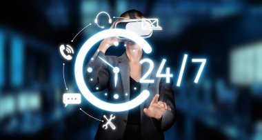 Müşteri hizmetleri temsilcisi sanal gerçeklik teknolojisinden faydalanarak dijital ortamda modern yardım yöntemlerini sergileyerek 24 saat çevrimiçi destek sağlar. XDMCP