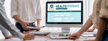 Kolay form doldurma için sağlık sigortası web sitesi canlı kayıt sistemi