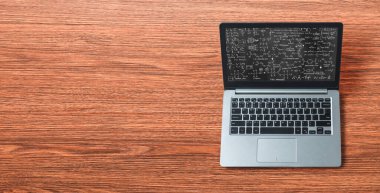 Bilgisayar ekranında bilim ve eğitim kavramını gösteren matematiksel denklemler ve modem formülü