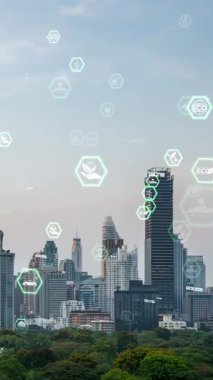 İş verileri analitik arayüzü akıllı şehrin üzerinde uçuyor ve iş zekasının geleceğini değiştiriyor. Stratejik plan için büyük verileri analiz etmek için bilgisayar yazılımı ve yapay zeka kullanılır .